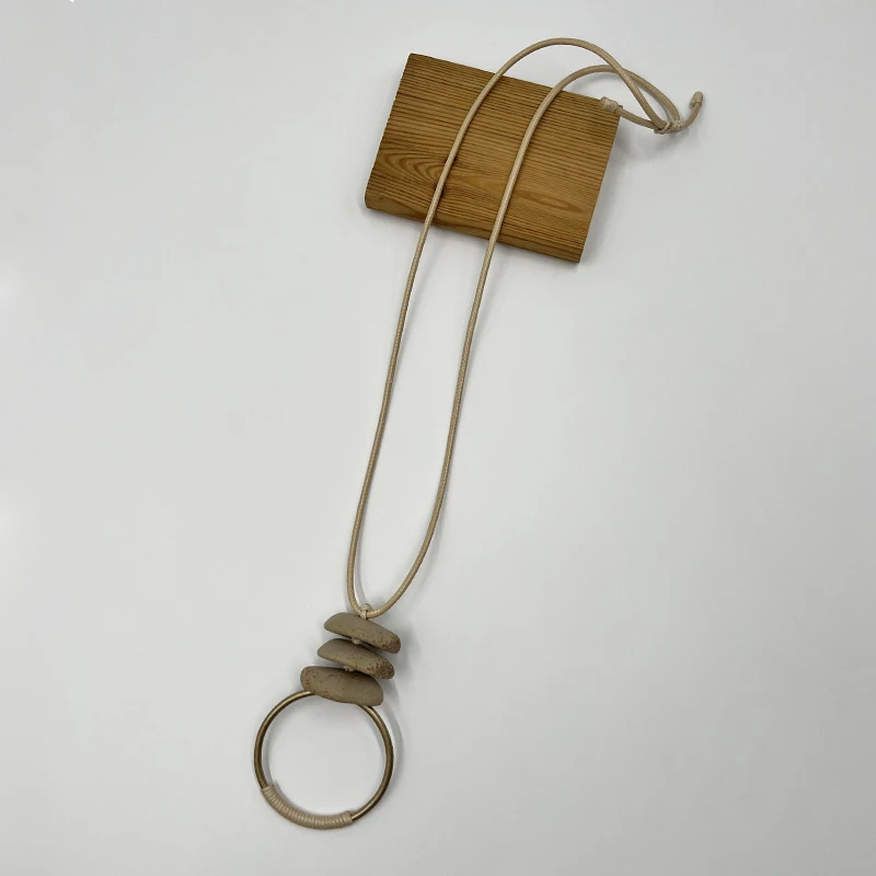 Suekees Goth Fashion Jewelry Sweater Chain Long Necklace Pendants Charms Resin Stone Beads&Metal Ring Necklace Women Accessories
Suekees Goth Fashion Jewelry Sweater Chain Long Necklace Pendants Charms Resin Stone Beads&Metal Ring Necklace Women Accessories