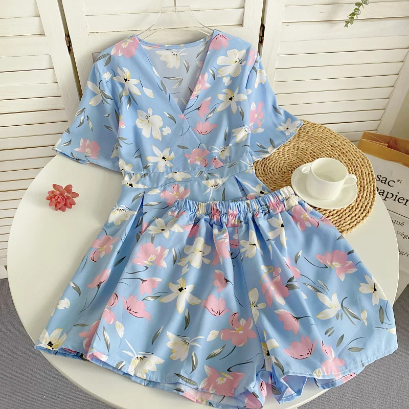 

Summer New Fashion Two-piece Women's V-neck Floral Short-sleeved Lace-up Waist Collection Dress + Elastic High-waist Shorts