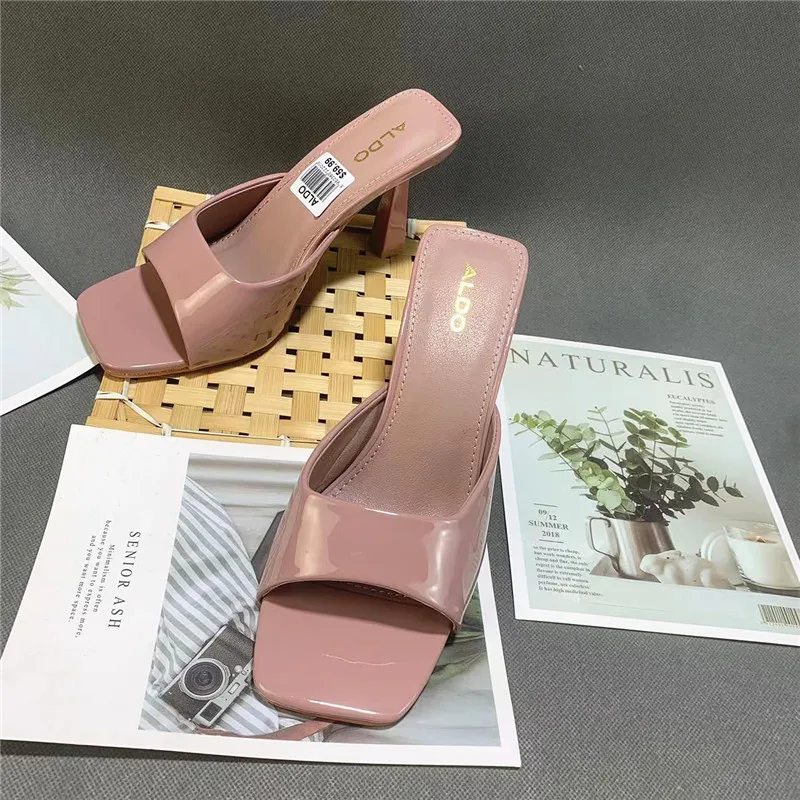 Туфли женские на высоком каблуке, шлепанцы, искусственная ткань, тонкий каблук, резина, римские, весенние тапочки, большие размеры, 2023
Туфли женские на высоком каблуке, шлепанцы, искусственная ткань, тонкий каблук, резина, римские, весенние тапочки, большие размеры, 2023