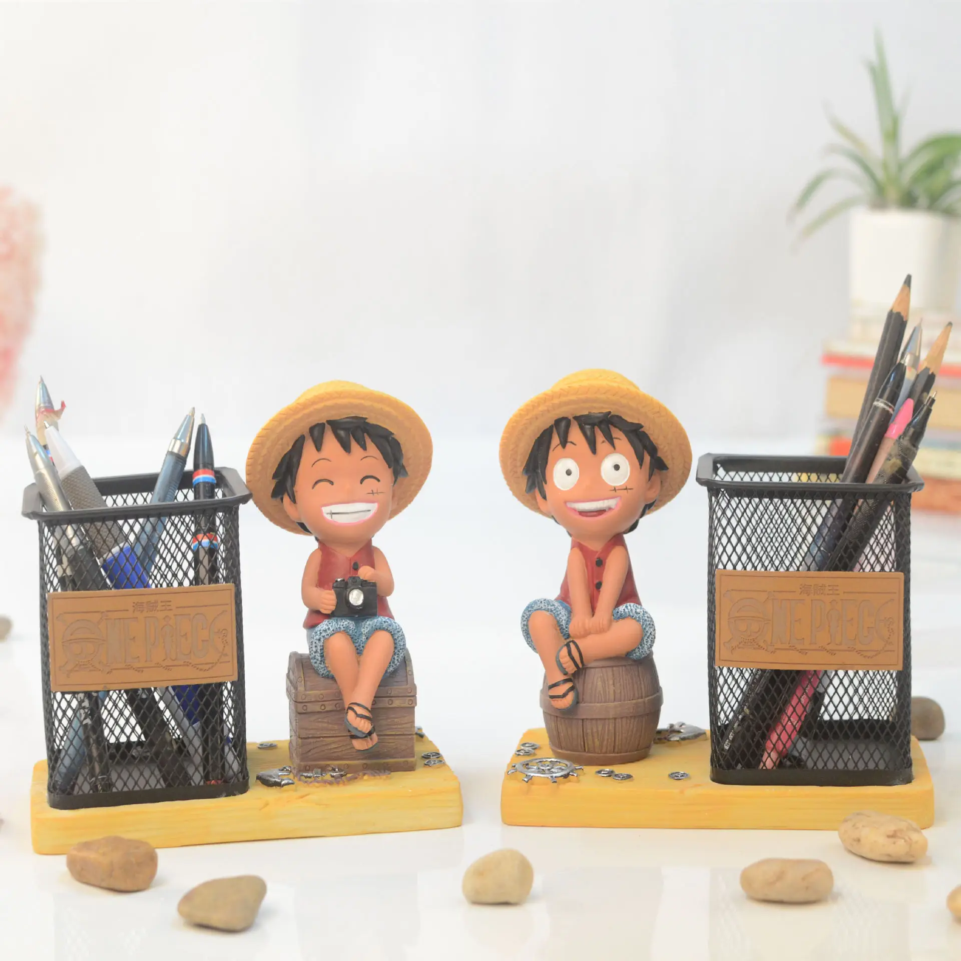 Anime Creative One Piece Luffy Pen Holder Stationery Ornament Cartoon Student Gift Children's Day Gift Birthday Q Version
Anime Creative One Piece Luffy Pen Holder Stationery Ornament Cartoon Student Gift Children's Day Gift Birthday Q Version