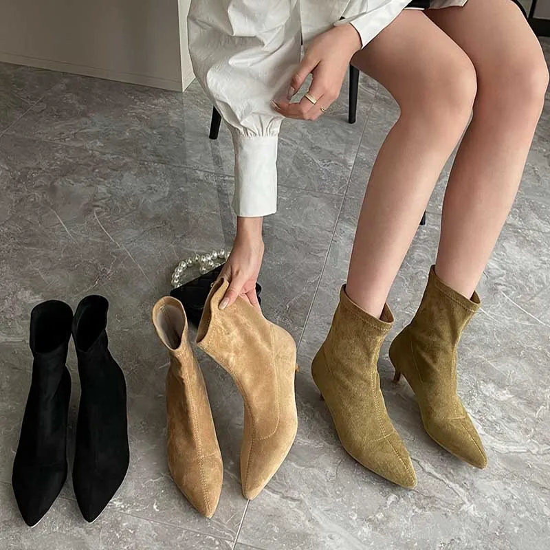 2022 Fashion Modern Ladies Ankle Boots Suede Pointed Toe Outdoor Luxury Female Casual Heel Shoes Slip On Women Short Boots 
2022 Fashion Modern Ladies Ankle Boots Suede Pointed Toe Outdoor Luxury Female Casual Heel Shoes Slip On Women Short Boots