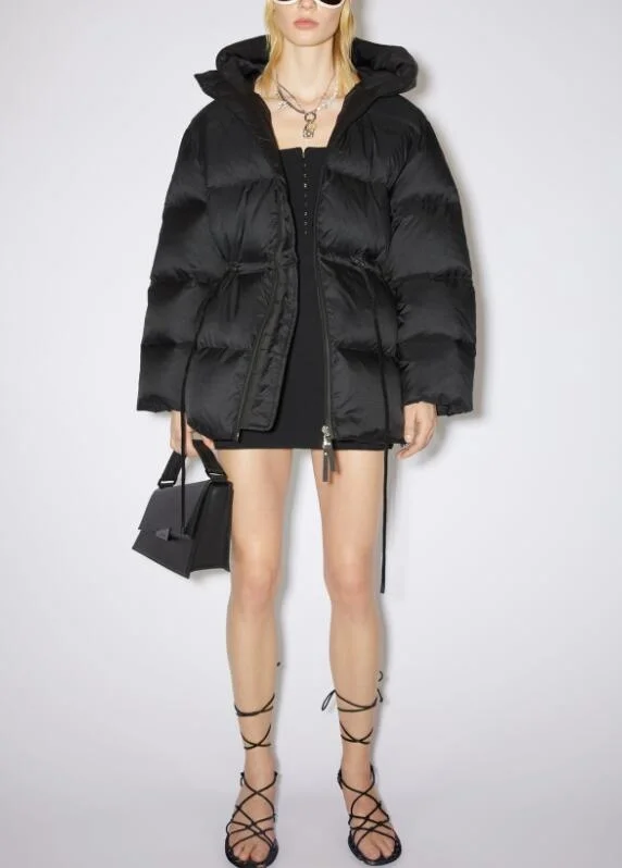132598 Fashion 132597 Classic Trendy Luxury Designer Cloth Medium Length Down Jacket Thickened Coat for Men and Women In Winter
132598 Fashion 132597 Classic Trendy Luxury Designer Cloth Medium Length Down Jacket Thickened Coat for Men and Women In Winter