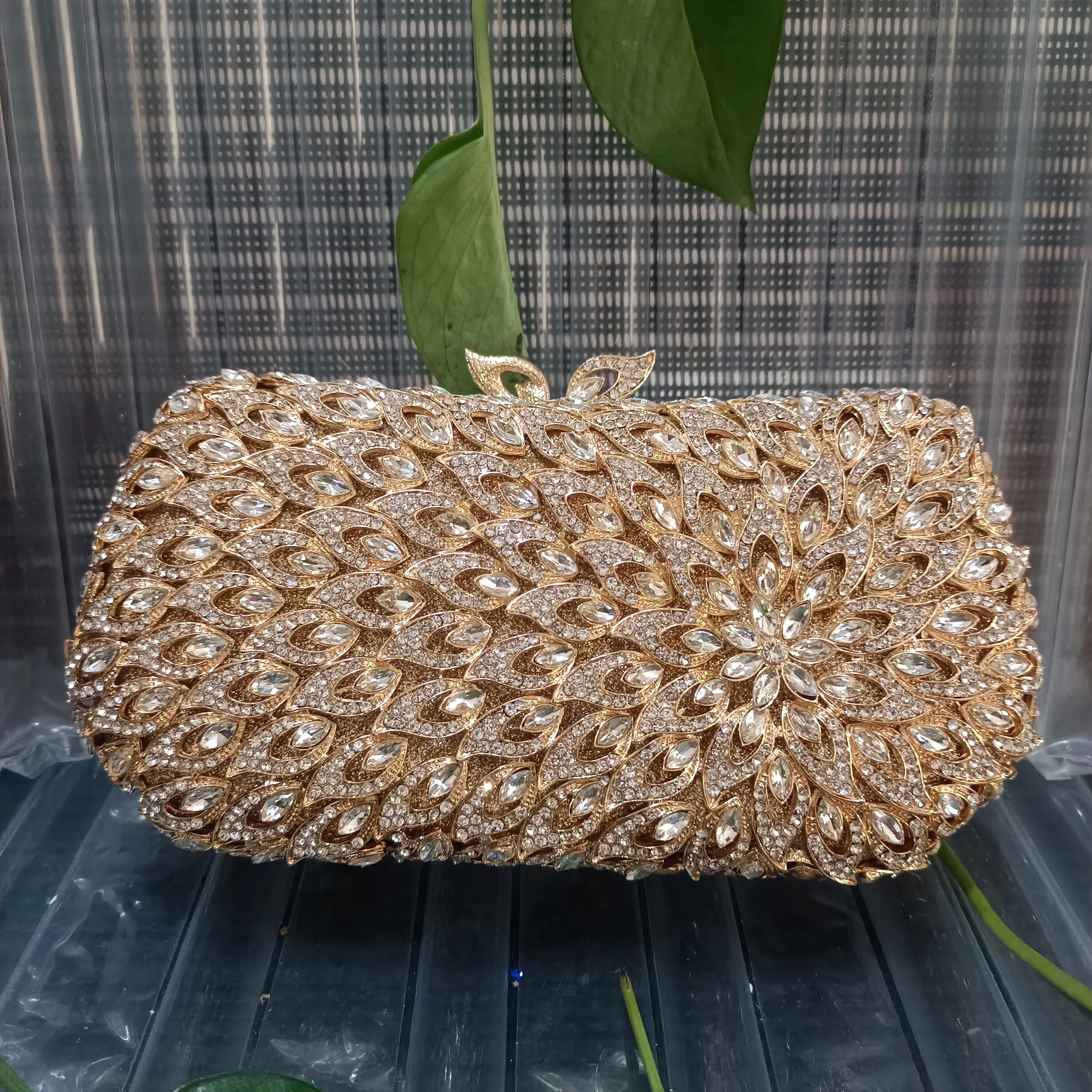 Gold Flower Crystal Diamond Birthday Party Gift Evening Bag Gala Banquet Dinner Floral Ladies Handbag Woman Wedding Bridal Purse
Gold Flower Crystal Diamond Birthday Party Gift Evening Bag Gala Banquet Dinner Floral Ladies Handbag Woman Wedding Bridal Purse