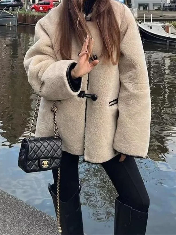 ZXQJ Women 2023 Fashion Thick Warm Faux Fur Loose Jacket Coat Vintage Long Sleeve Welt Pockets Female Outerwear Chic Tops
ZXQJ Women 2023 Fashion Thick Warm Faux Fur Loose Jacket Coat Vintage Long Sleeve Welt Pockets Female Outerwear Chic Tops