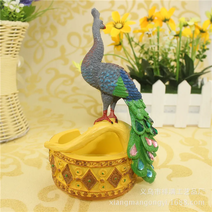 Resin craft gift peacock cigarette ash cylinder gift to share home European fashion resin creative peacock ashtray
Resin craft gift peacock cigarette ash cylinder gift to share home European fashion resin creative peacock ashtray