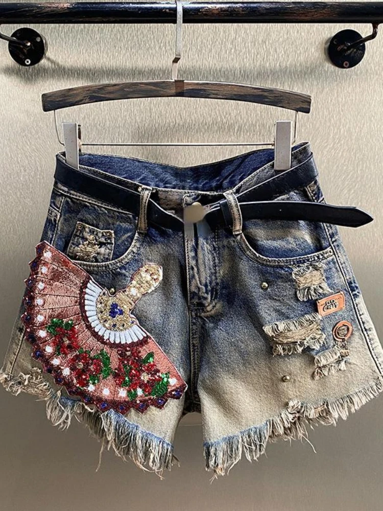 Vintage Fashion Summer Shorts Heavy Beading Patchwork Hole Tassel Pantalones Cortos Pockets Casual Loose Elegant Women Clothing
Vintage Fashion Summer Shorts Heavy Beading Patchwork Hole Tassel Pantalones Cortos Pockets Casual Loose Elegant Women Clothing