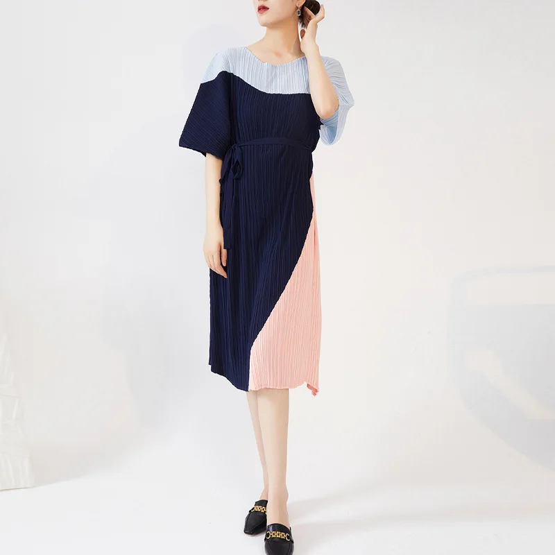 Miyake pleated dress women's temperament new style small contrasting color waist tie midi skirt
Miyake pleated dress women's temperament new style small contrasting color waist tie midi skirt