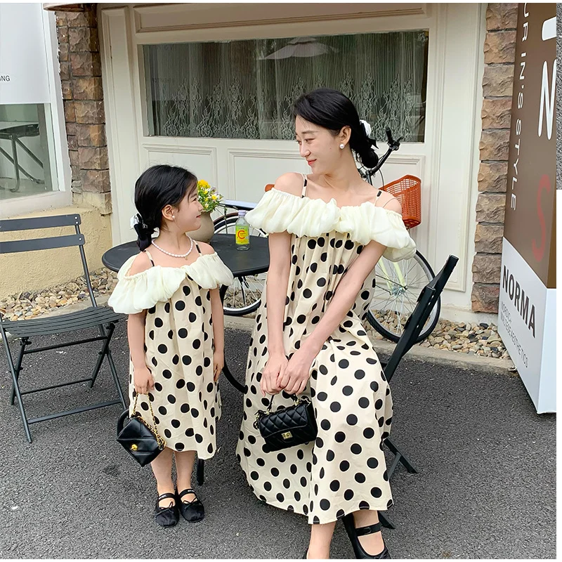 

Summer Mother Daughter Polka Dot Clouds Princess Dresses Korean Style Girls Sling Long Dress Apricot Kids Birthday Evening Gown