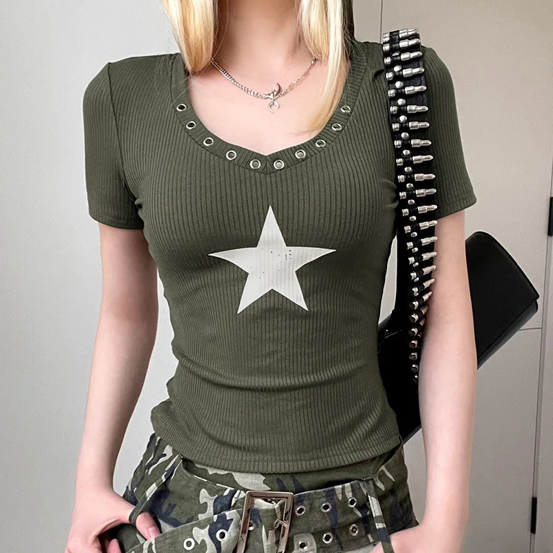 Женская короткая футболка с металлической пряжкой, однотонная облегающая футболка в ретро-стиле с принтом звезд, лето 2023 
Женская короткая футболка с металлической пряжкой, однотонная облегающая футболка в ретро-стиле с принтом звезд, лето 2023