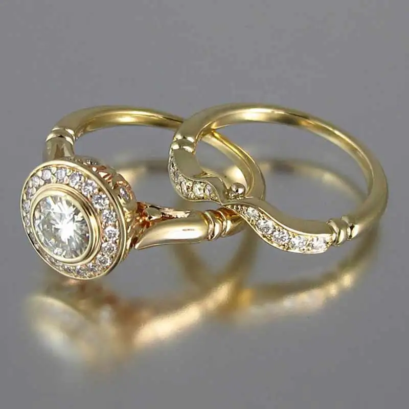Golden Color 2PC Bridal Ring Sets Romantic Proposal Wedding Rings Foe Women Trendy Round Stone Setting Wholesale Lots
Golden Color 2PC Bridal Ring Sets Romantic Proposal Wedding Rings Foe Women Trendy Round Stone Setting Wholesale Lots
