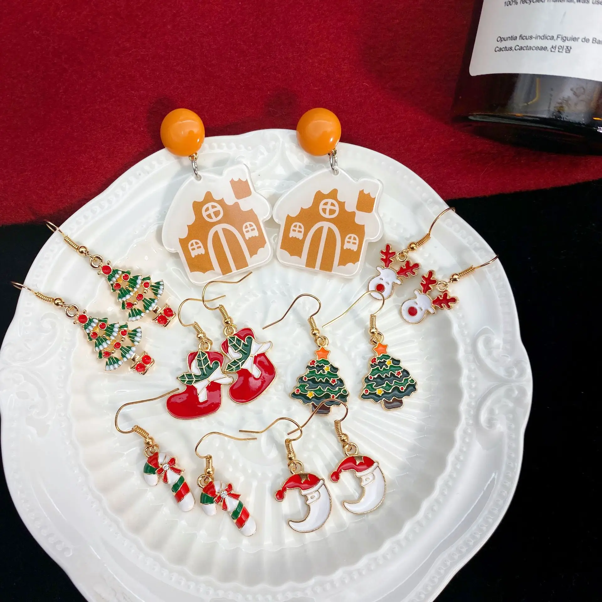 2021 new European and American style Christmas long Christmas tree ear hook earrings girls' minority design advanced sense
2021 new European and American style Christmas long Christmas tree ear hook earrings girls' minority design advanced sense