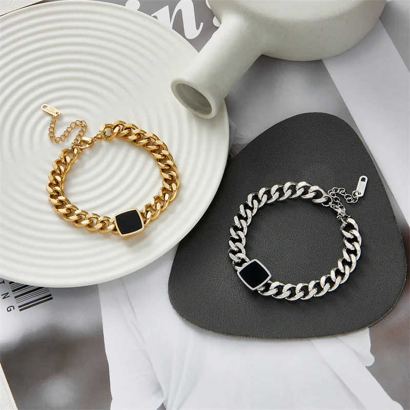 2022 New Fashion Women Punk Square Pendant Thick Cuba Chain Choker Bracelet Women Punk Party Stainless Steel Cuba Chain Bracelet
2022 New Fashion Women Punk Square Pendant Thick Cuba Chain Choker Bracelet Women Punk Party Stainless Steel Cuba Chain Bracelet