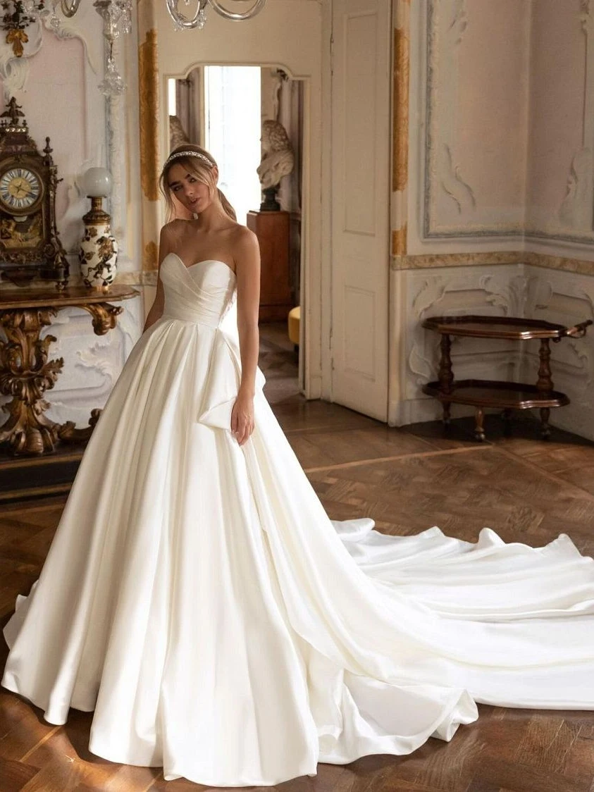 RODDRSYA Elegant Strapless Wedding Dress Shoulderless Sweetheart Satin For Bridal Gown 2023 Pleated Train Lace Up Bride Dress
RODDRSYA Elegant Strapless Wedding Dress Shoulderless Sweetheart Satin For Bridal Gown 2023 Pleated Train Lace Up Bride Dress