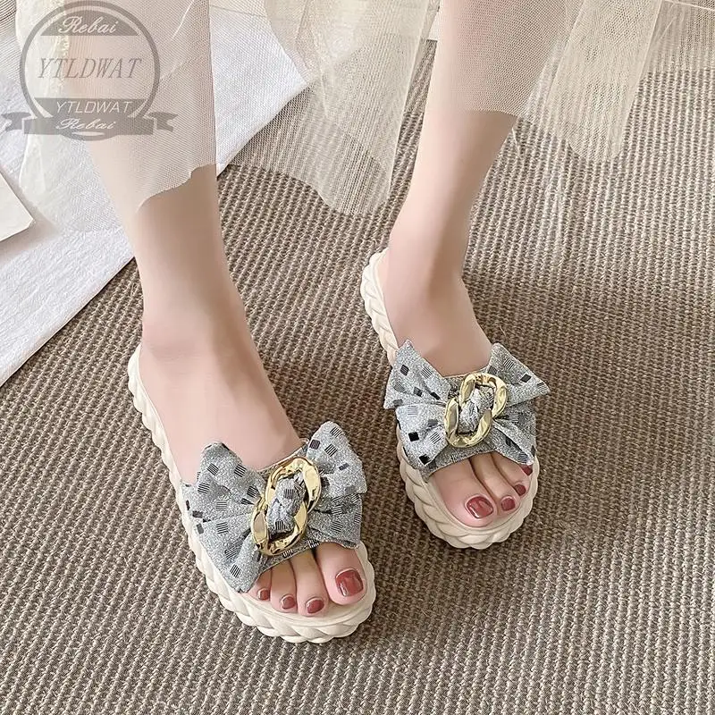 Woman 2022 Slippers Casual Butterfly-knot Luxury Summer Flat Soft New Slides Leisure Basic Rubber Pu Fashion Zapatos De Mujer 
Woman 2022 Slippers Casual Butterfly-knot Luxury Summer Flat Soft New Slides Leisure Basic Rubber Pu Fashion Zapatos De Mujer