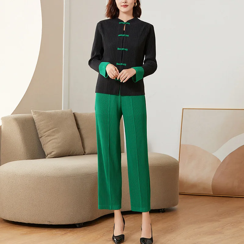 Miyake Pleated Fashion Large Size Women's Suit 2022 Autumn New Style Buckle Contrast Color Black Top Green Two-Piece Pants Women
Miyake Pleated Fashion Large Size Women's Suit 2022 Autumn New Style Buckle Contrast Color Black Top Green Two-Piece Pants Women