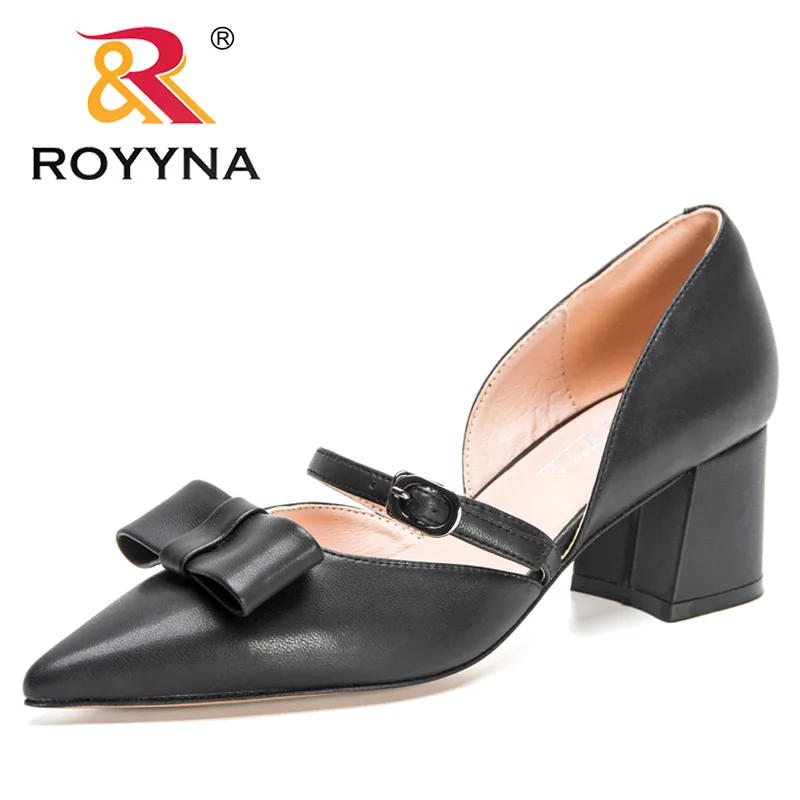 ROYYNA 2022 New Designers High Chunky Heels Pumps Women Pointed Toe Butter-fly Knot Wedding Shoes Ladies Office Elegant Shoes
ROYYNA 2022 New Designers High Chunky Heels Pumps Women Pointed Toe Butter-fly Knot Wedding Shoes Ladies Office Elegant Shoes