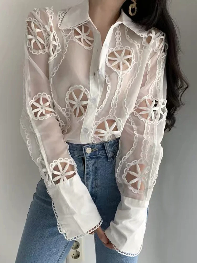 Lace White Blouse Women Hollow Out Flower Embroidery Shirt 2022 Summer New Turn Down Collar Long Sleeve Top Blusa B532
Lace White Blouse Women Hollow Out Flower Embroidery Shirt 2022 Summer New Turn Down Collar Long Sleeve Top Blusa B532