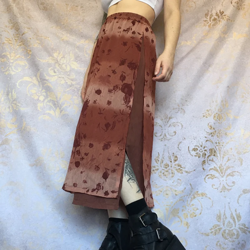 y2k Retro Floral Mid-Claf Skirts Fairycore Grunge High Waist Split Long Straight Skirt 90s Vintage Brown Kawaii Skirts Women
y2k Retro Floral Mid-Claf Skirts Fairycore Grunge High Waist Split Long Straight Skirt 90s Vintage Brown Kawaii Skirts Women
