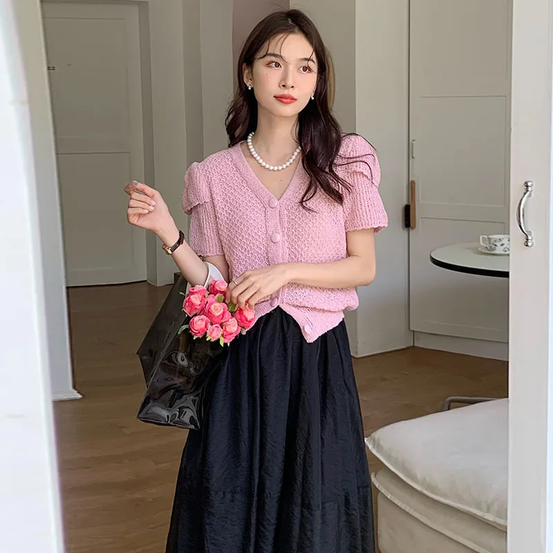Women's Korean Style Two Piece Set Gentle Elegant V-neck Hollow Jacquard Knitted Cardigan + High Waist Midi Skirt Suit 2 Piece
Women's Korean Style Two Piece Set Gentle Elegant V-neck Hollow Jacquard Knitted Cardigan + High Waist Midi Skirt Suit 2 Piece