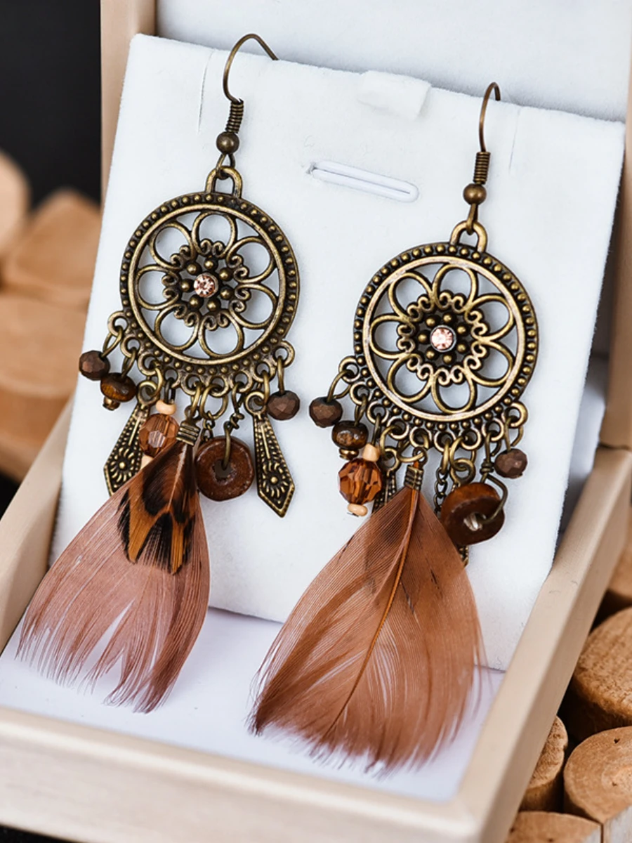 Personality retro circular small flower inlaid with drill wood bead studs coffee feather earrings female ethnic style silver 925
Personality retro circular small flower inlaid with drill wood bead studs coffee feather earrings female ethnic style silver 925
