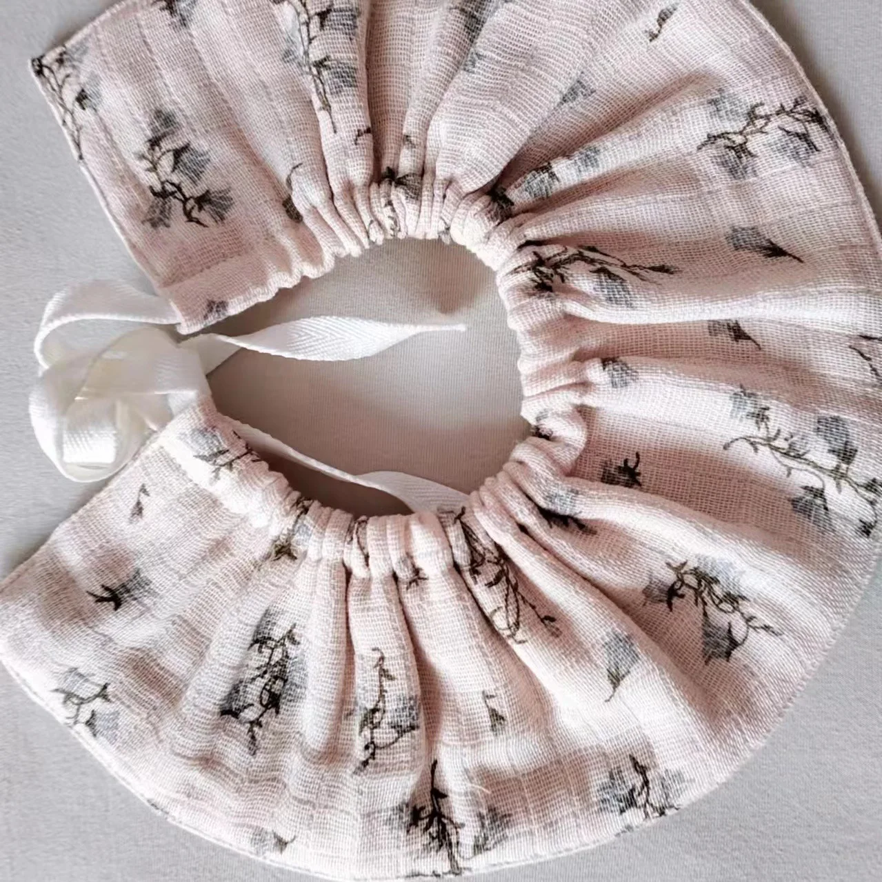 Summer Bobo Baby Stuff Bibs Double Layer High-end Cotton Baby Gauze Burp Cloths Brand Design Pattern Muslin Bibs baby items
Summer Bobo Baby Stuff Bibs Double Layer High-end Cotton Baby Gauze Burp Cloths Brand Design Pattern Muslin Bibs baby items
