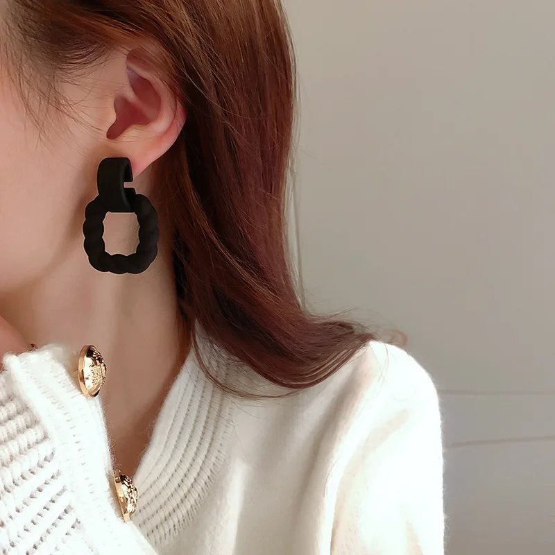 Korea Fashion Square Earrings Multi-Color Attract Eyeball Unique Design Simple Easy Personality Elegant Temperament Wholesale
Korea Fashion Square Earrings Multi-Color Attract Eyeball Unique Design Simple Easy Personality Elegant Temperament Wholesale