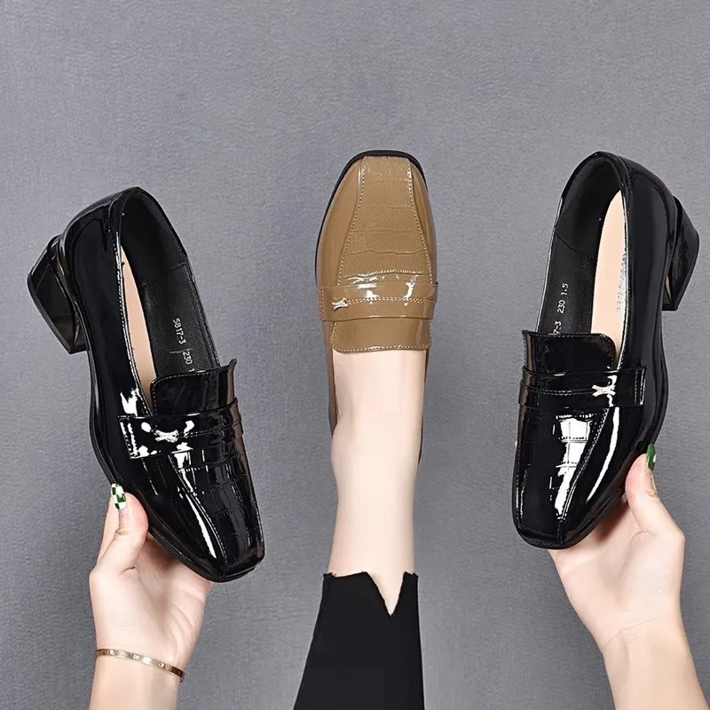 Туфли-оксфорды женские с квадратным носком, лакированная кожа, балетки, плоская подошва, повседневные кроссовки, лоферы с мехом, удобная обу... 
Туфли-оксфорды женские с квадратным носком, лакированная кожа, балетки, плоская подошва, повседневные кроссовки, лоферы с мехом, удобная обу...