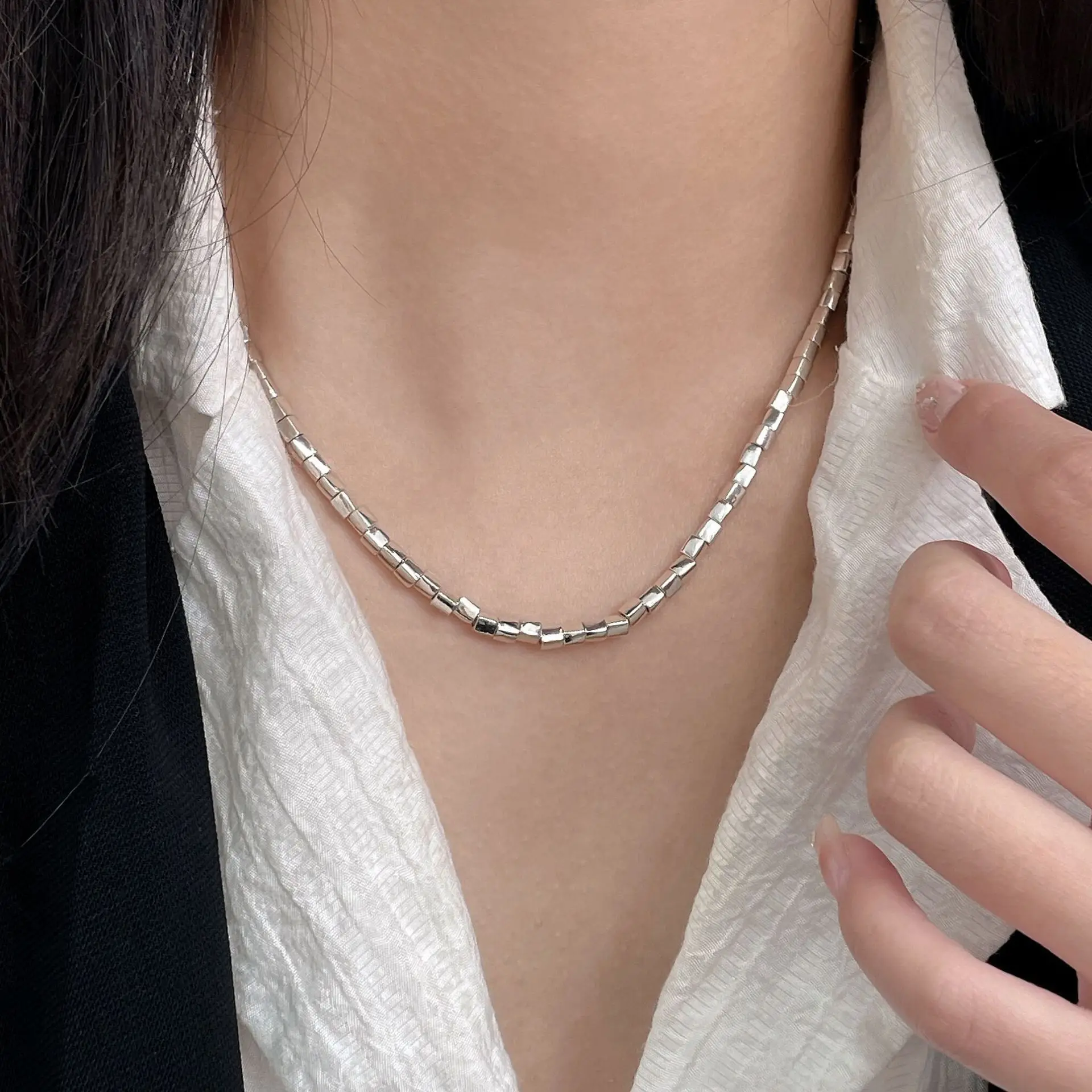 Japanese 925 Sterling Silver Square Broken Silver Necklace Female Spring and Summer Simple Niche Design Thai Silver Bracelet
Japanese 925 Sterling Silver Square Broken Silver Necklace Female Spring and Summer Simple Niche Design Thai Silver Bracelet