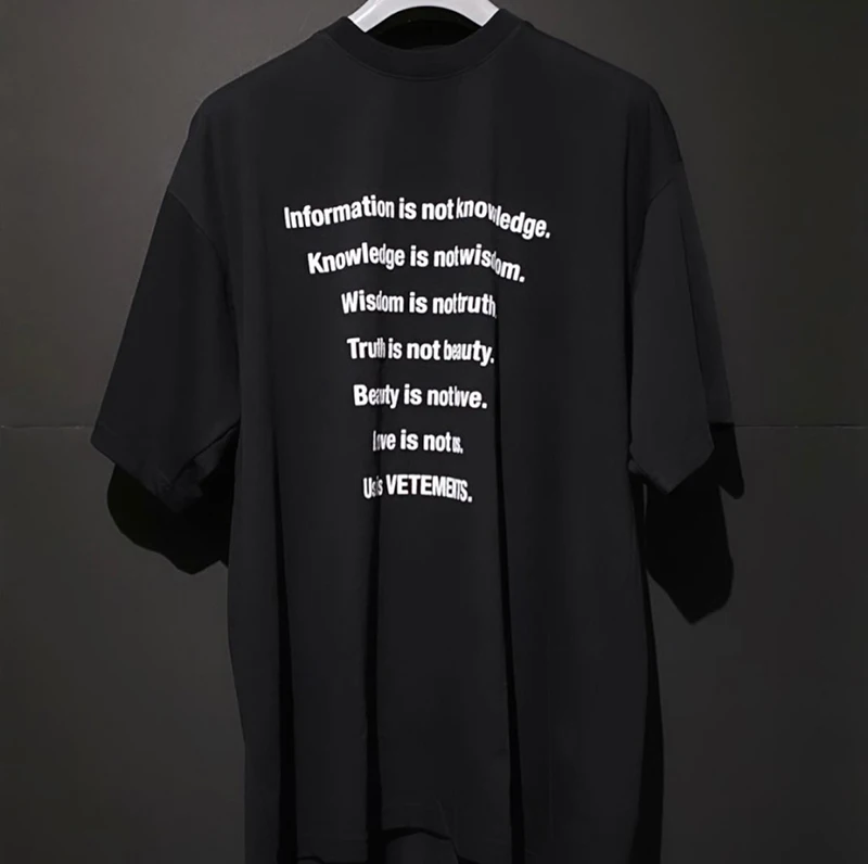 Three-dimensional Foam Vetements Letter Printing Slogan Neck Short-sleeved T Shirt OS Vetements T-shirt Men Women Round T Shirt
Three-dimensional Foam Vetements Letter Printing Slogan Neck Short-sleeved T Shirt OS Vetements T-shirt Men Women Round T Shirt