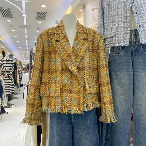 Women Vintage Plaid Jacket Double Breasted Short Jackets 2023 New Autumn Winter Korean Casual Warm Lady Small Coat Q125
Women Vintage Plaid Jacket Double Breasted Short Jackets 2023 New Autumn Winter Korean Casual Warm Lady Small Coat Q125