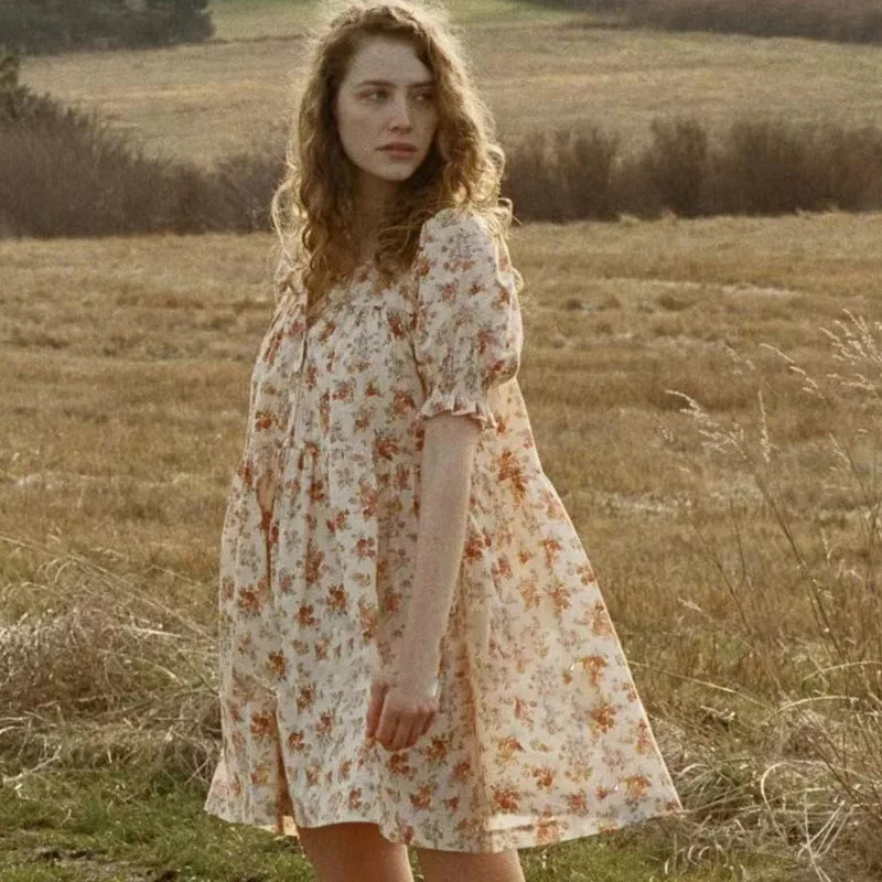 Spring and Summer 2023 New Women Retro Floral Lotus Leaf Bubble Short-sleeved Dress
Spring and Summer 2023 New Women Retro Floral Lotus Leaf Bubble Short-sleeved Dress