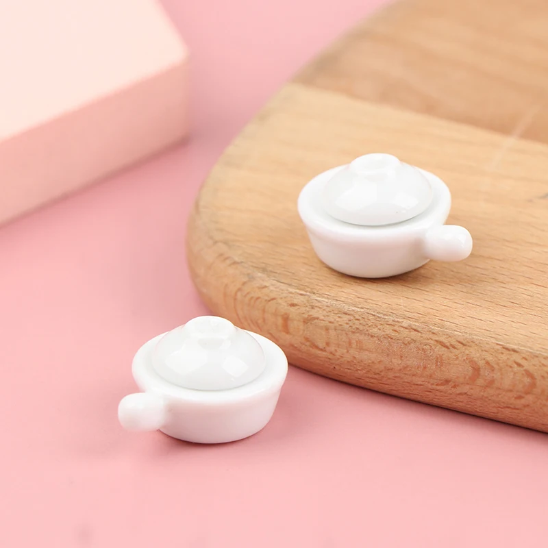 1/4Pcs 1/12 Dollhouse Miniature White Ceremic Teapot Soup Pot Bowls Spoon Simulation Kitchenware Model Toys for Doll House Decor
1/4Pcs 1/12 Dollhouse Miniature White Ceremic Teapot Soup Pot Bowls Spoon Simulation Kitchenware Model Toys for Doll House Decor