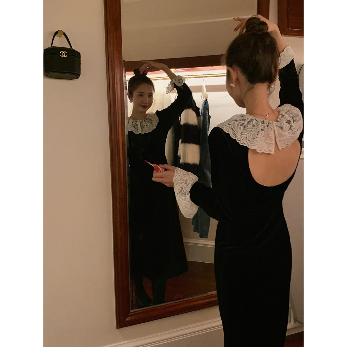 Женское зимнее кружевное вечернее платье с открытой спиной воротник «Лотос» бархатное длинное платье
Женское зимнее кружевное вечернее платье с открытой спиной воротник «Лотос» бархатное длинное платье