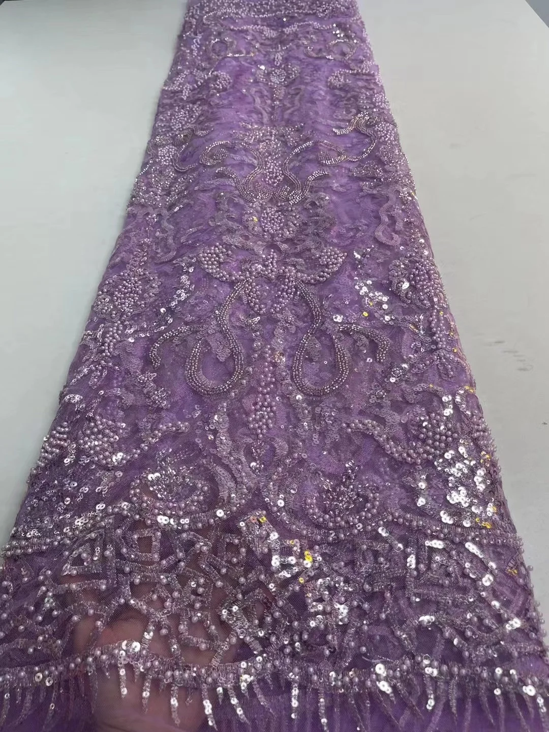 Luxury African Lace Fabric 2022 Beautiful High Quality Sequins Groom Lace Nigerian Tulle Lace Fabric Fashion For Wedding Dress
Luxury African Lace Fabric 2022 Beautiful High Quality Sequins Groom Lace Nigerian Tulle Lace Fabric Fashion For Wedding Dress