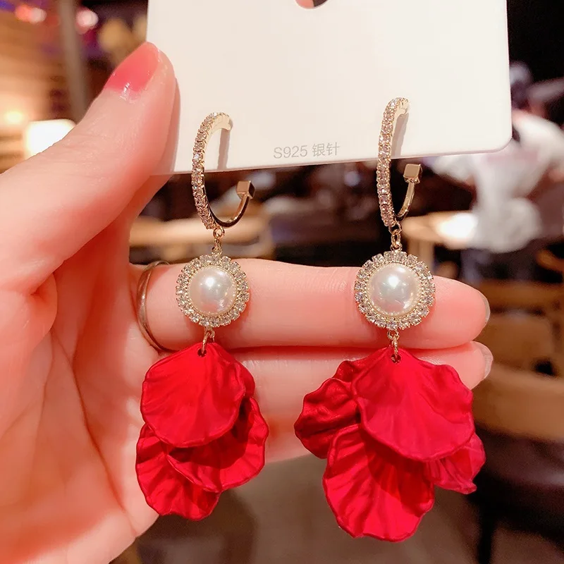 Fashion Red flowers crystal chain tassel earrings For Women Delicate Elegant Drop Earrings Party Jewelry
Fashion Red flowers crystal chain tassel earrings For Women Delicate Elegant Drop Earrings Party Jewelry