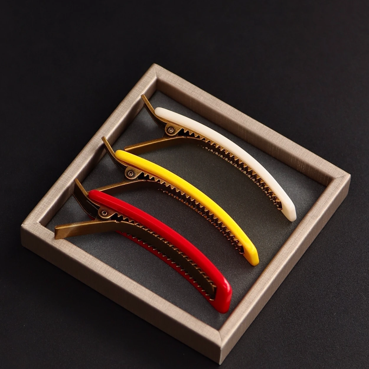 The New Style Hairpin In 2022, The Three Color Hair Accessories In Summer, Has An Unparalleled Fashion Style
The New Style Hairpin In 2022, The Three Color Hair Accessories In Summer, Has An Unparalleled Fashion Style