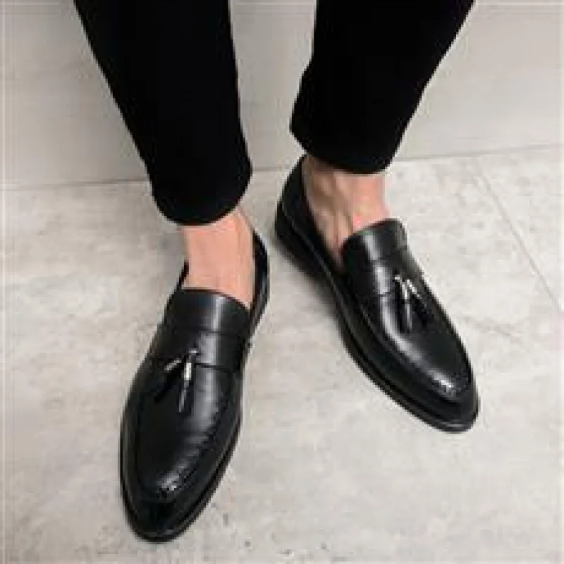 Spring Men's Soft-Soled Pointed Leather Shoes Men's Korean Business Suit Breathable Casual Height Increasing Insole Men's Shoes
Spring Men's Soft-Soled Pointed Leather Shoes Men's Korean Business Suit Breathable Casual Height Increasing Insole Men's Shoes