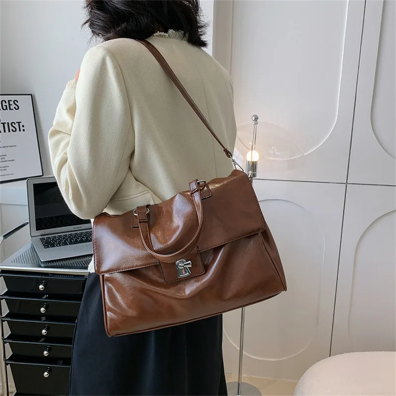 Korean Fashion Shoulder Crossbody Bags for Women 2022 Trend Large Woman Messenger Tote Bag High Quality Luxury Designer Handbag
Korean Fashion Shoulder Crossbody Bags for Women 2022 Trend Large Woman Messenger Tote Bag High Quality Luxury Designer Handbag