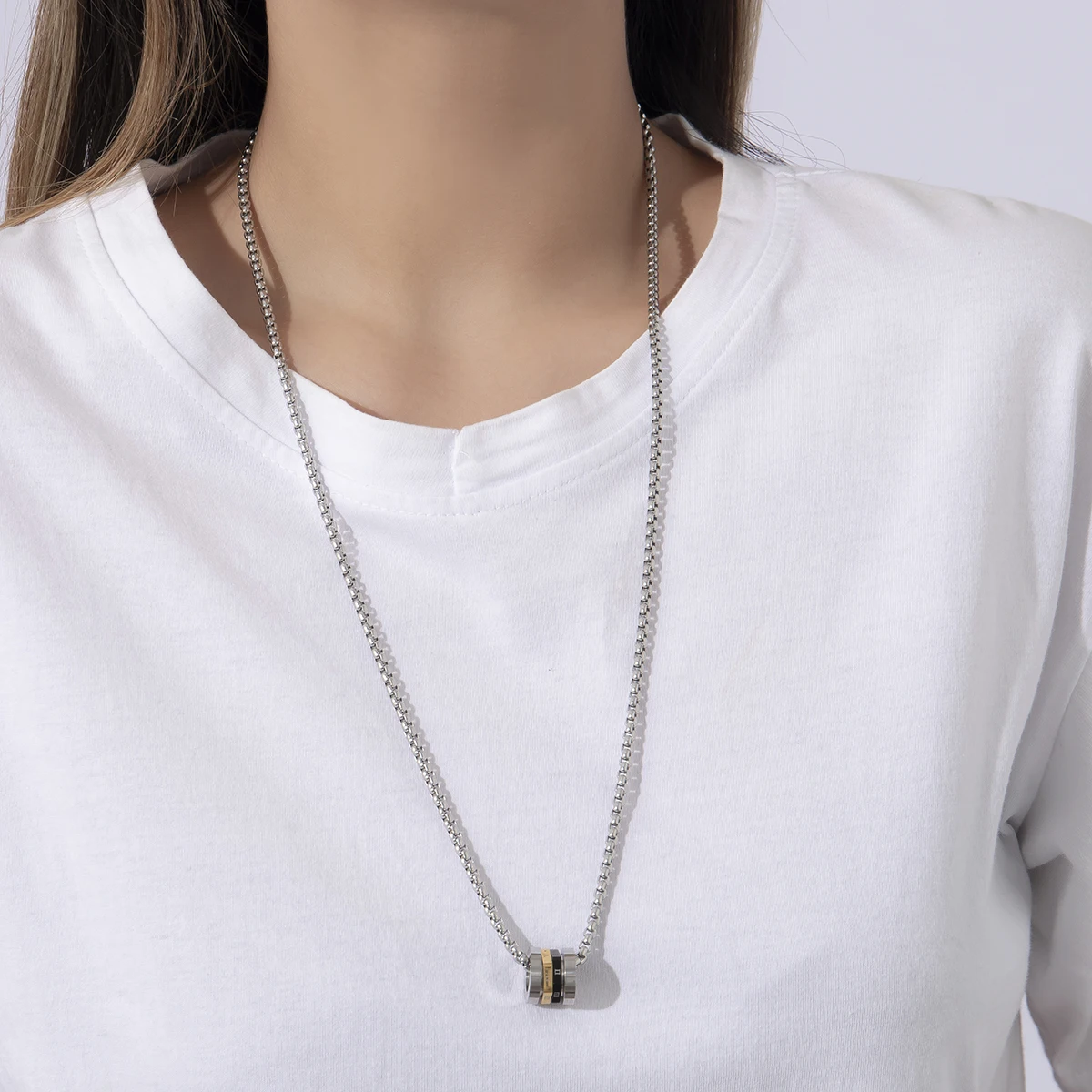 Stainless Steel Chain with Small Circle Pendant Necklace for Women Hip Hop Long Chain Necklace on Neck 2022 Fashion Jewelry Gift
Stainless Steel Chain with Small Circle Pendant Necklace for Women Hip Hop Long Chain Necklace on Neck 2022 Fashion Jewelry Gift