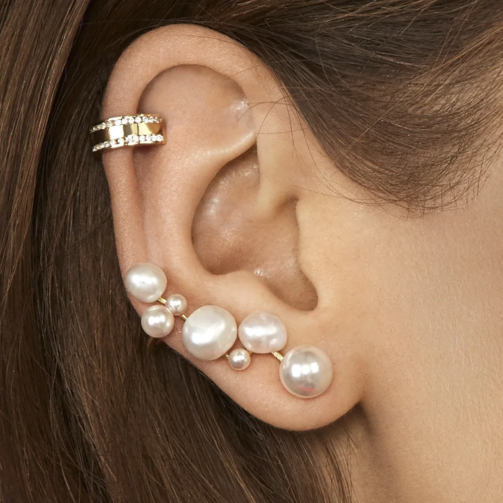 Elegant Pearls Earrings Personality Exquisite Golden Statement Charm Ear Cuff Jewelry Boucle Femme for Women Party
Elegant Pearls Earrings Personality Exquisite Golden Statement Charm Ear Cuff Jewelry Boucle Femme for Women Party