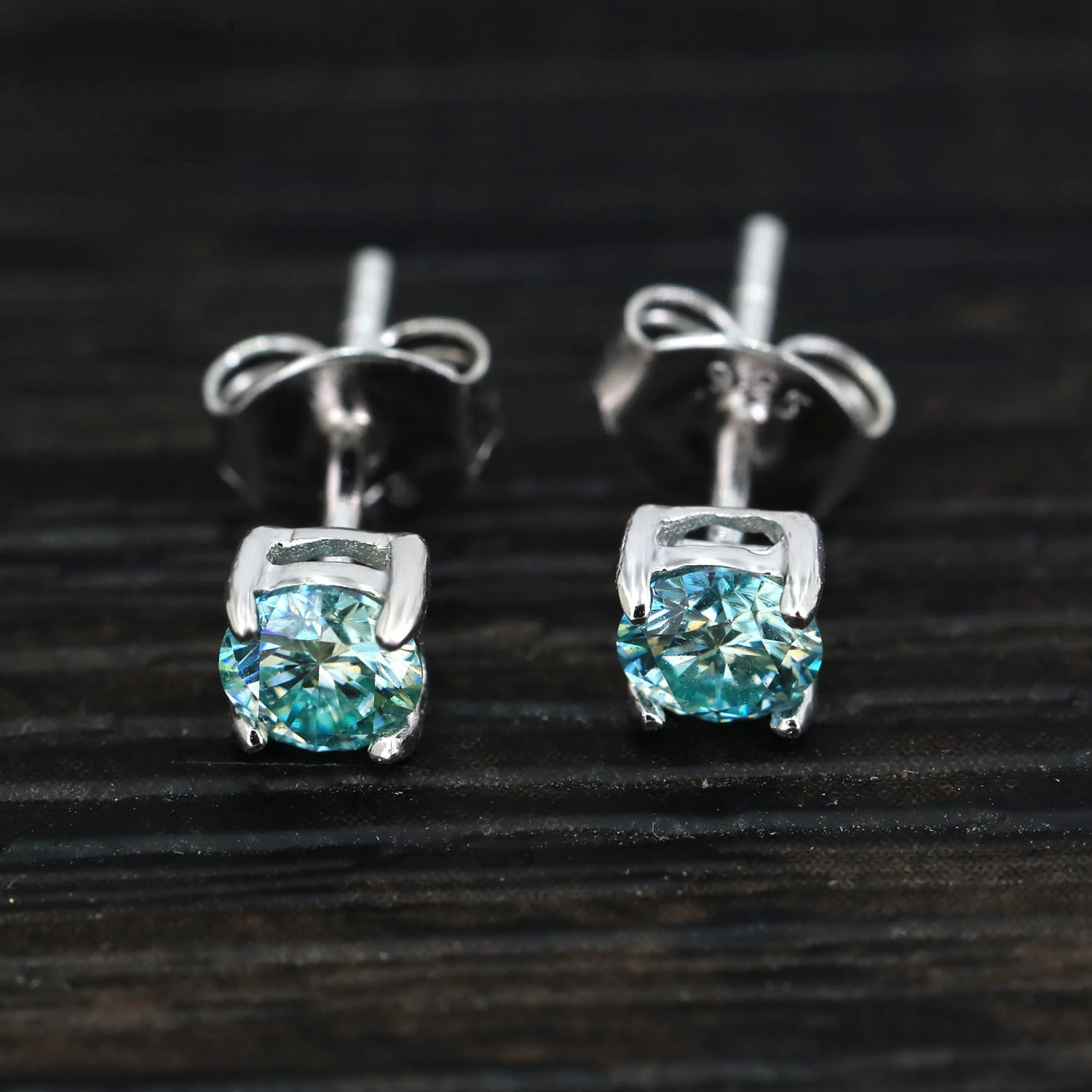Sky Blue Moissanite Stud Earrings for Women S925 Sterling Silver 0.5-1ct Round moissanite Diamond Fine Jewelry Drop Shipping
Sky Blue Moissanite Stud Earrings for Women S925 Sterling Silver 0.5-1ct Round moissanite Diamond Fine Jewelry Drop Shipping