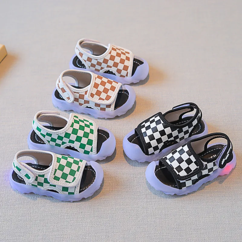 Baby Fashionable Children's 2022 Summer New Korean Version Boys Beach Shoes LED Flashing Lights Checkerboard Baby Sandals
Baby Fashionable Children's 2022 Summer New Korean Version Boys Beach Shoes LED Flashing Lights Checkerboard Baby Sandals