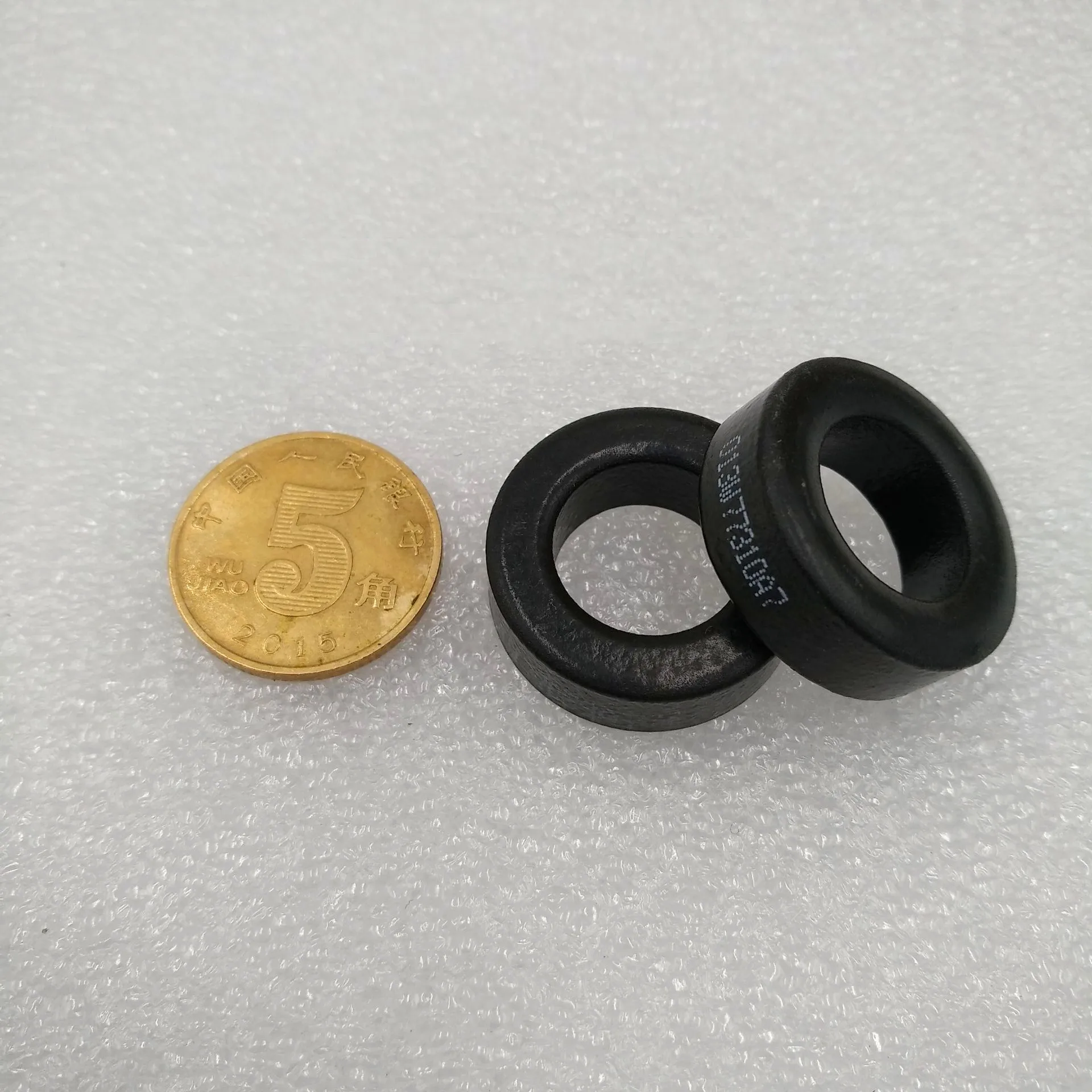 5pcs Sendust Ring Outer Diameter 23mm CS229125,77310-A7 Inductors Iron Powder Core Permeability
5pcs Sendust Ring Outer Diameter 23mm CS229125,77310-A7 Inductors Iron Powder Core Permeability