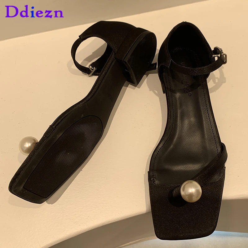 Women Sandals Fashion Casual Outside 2023 New Spring Summer Square Toe Korean Style Pearl Female Shoes Ladies Slides Sandal
Women Sandals Fashion Casual Outside 2023 New Spring Summer Square Toe Korean Style Pearl Female Shoes Ladies Slides Sandal