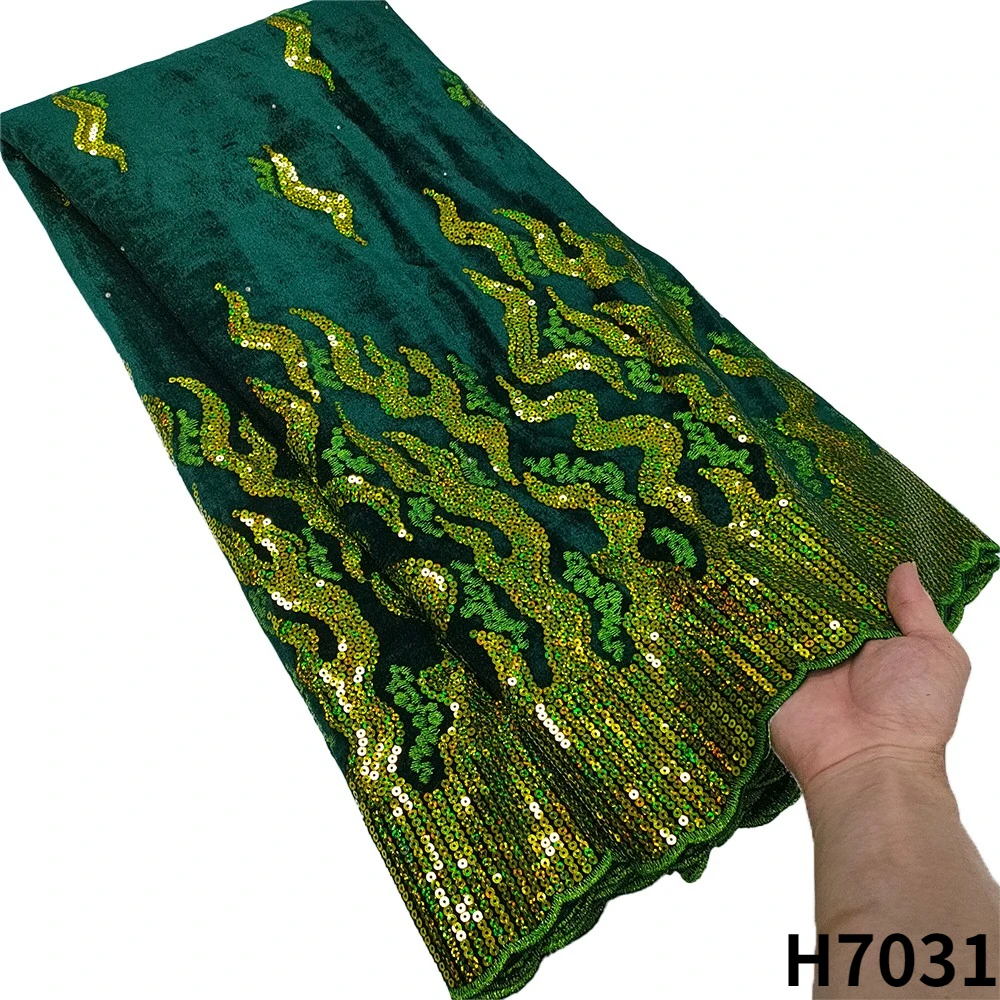 Latest Green African Velvet Sequins Lace Fabric High Quality Embroidery 2022 Nigerian Mesh Lace Fabric For Sewing HX7031
Latest Green African Velvet Sequins Lace Fabric High Quality Embroidery 2022 Nigerian Mesh Lace Fabric For Sewing HX7031