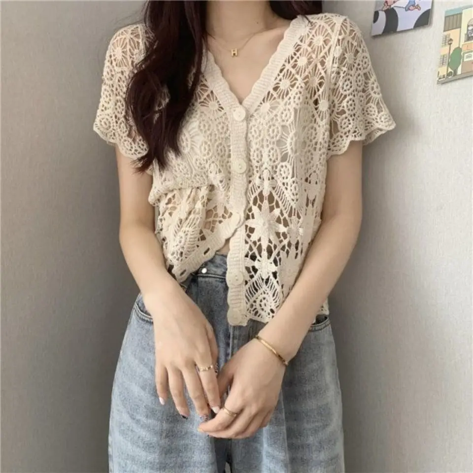 Young V-neck Fashion Loose Style Sexy Cardigan Casual Hollow Stylish Women New Out Thin Summer Minority Design All-match Korean
Young V-neck Fashion Loose Style Sexy Cardigan Casual Hollow Stylish Women New Out Thin Summer Minority Design All-match Korean