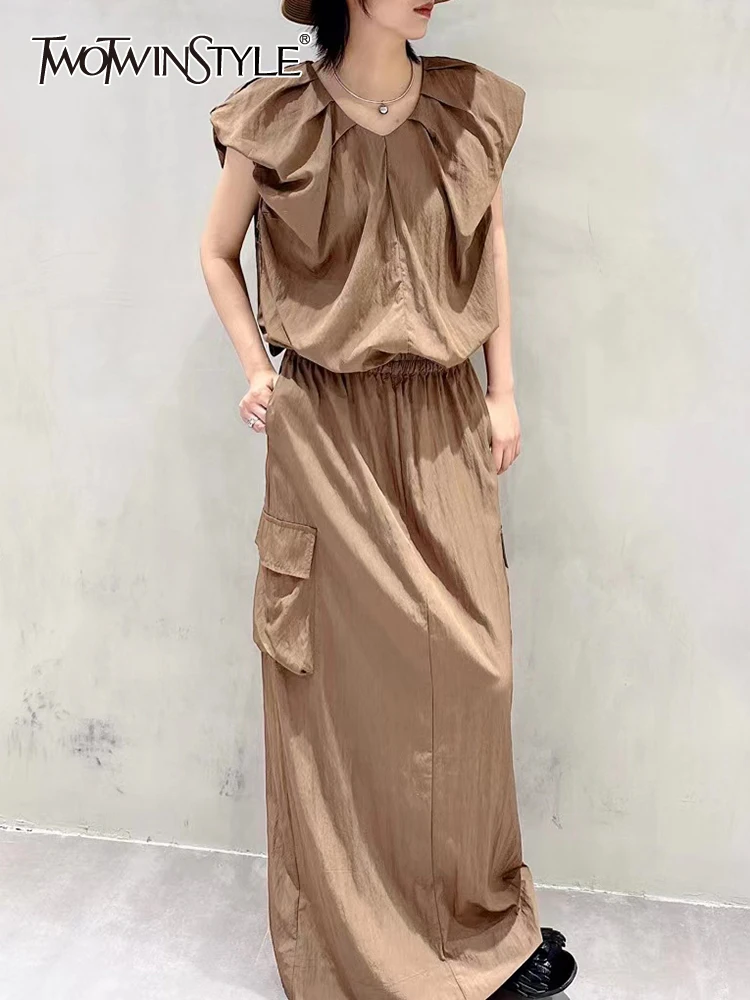 TWOTWINSTYLE Solid Two Piece Sets For Women V Neck Sleeveless Tops High Waist Spliced Folds Casual Set Female Fashion Clothing
TWOTWINSTYLE Solid Two Piece Sets For Women V Neck Sleeveless Tops High Waist Spliced Folds Casual Set Female Fashion Clothing