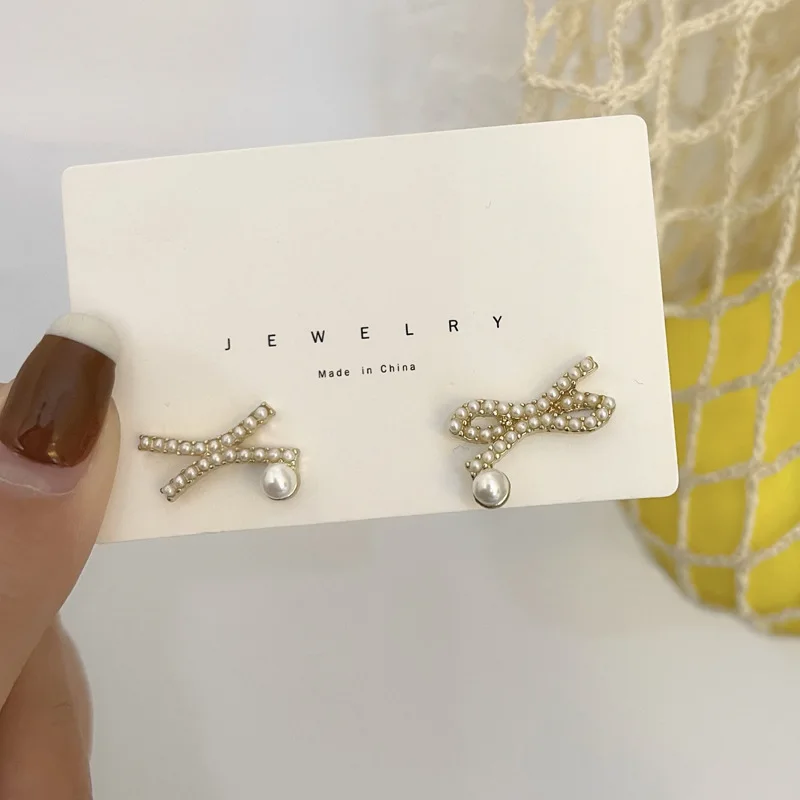 Pearls Sweet Temperament Lady Clip on Earrings Women Cute Short Bowknot Piercing Earrings Aesthetic Accessories
Pearls Sweet Temperament Lady Clip on Earrings Women Cute Short Bowknot Piercing Earrings Aesthetic Accessories