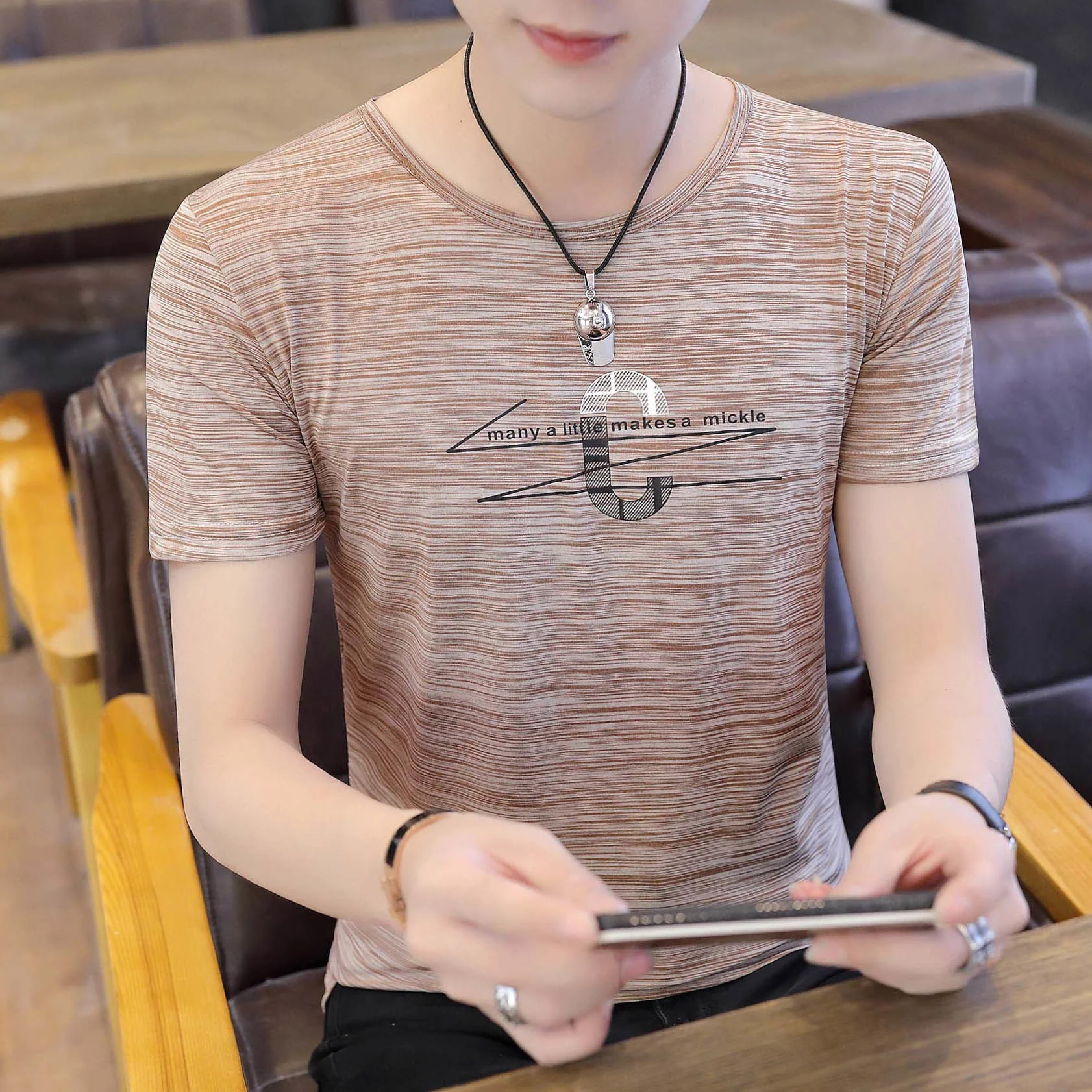 British style short-sleeved t-shirt male summer Slim Korean version of the trend half-sleeved shirt male
British style short-sleeved t-shirt male summer Slim Korean version of the trend half-sleeved shirt male