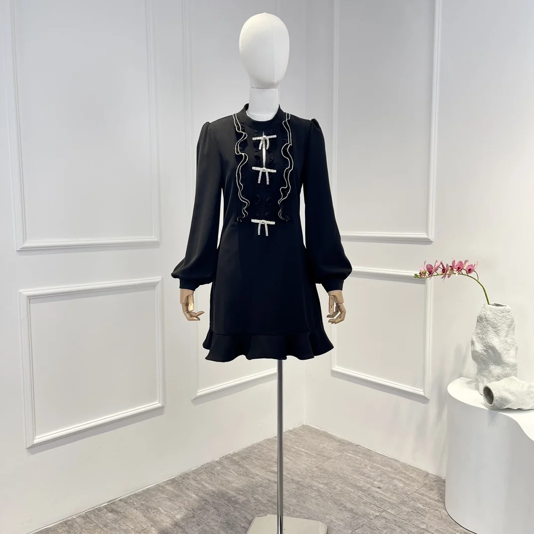 New Arrival Top Quality 2022 Autumn Collection Crystal Diamonds Bow Front Vintage Ruffle Mini Black Dress Women
New Arrival Top Quality 2022 Autumn Collection Crystal Diamonds Bow Front Vintage Ruffle Mini Black Dress Women